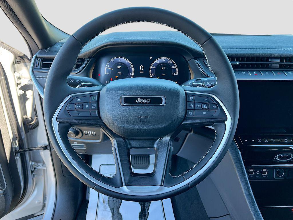 new 2026 Jeep Grand Cherokee car, priced at $41,722