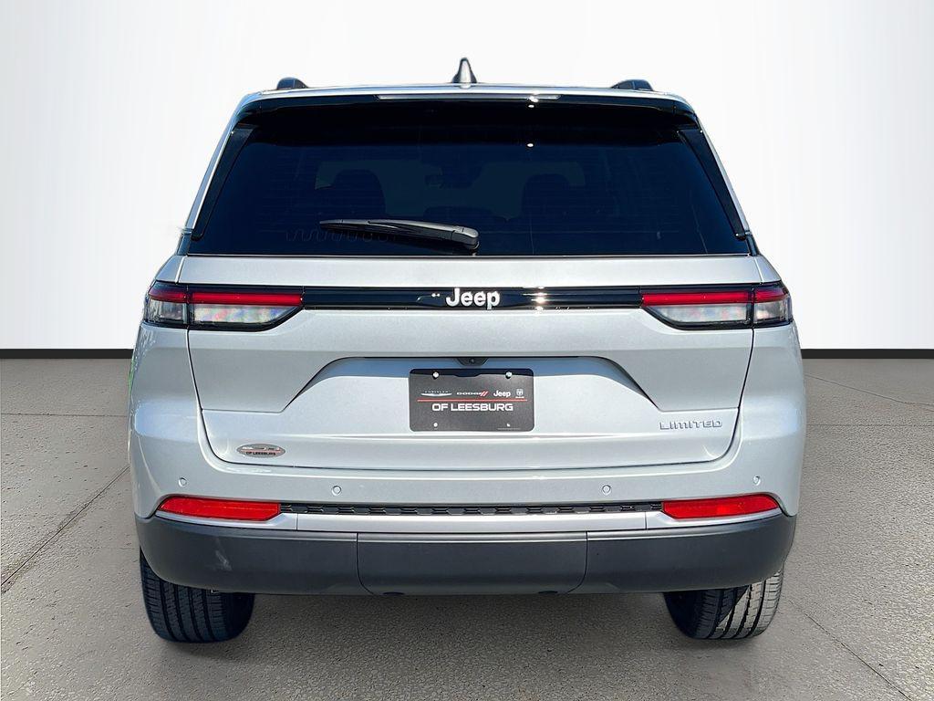 new 2026 Jeep Grand Cherokee car, priced at $41,722