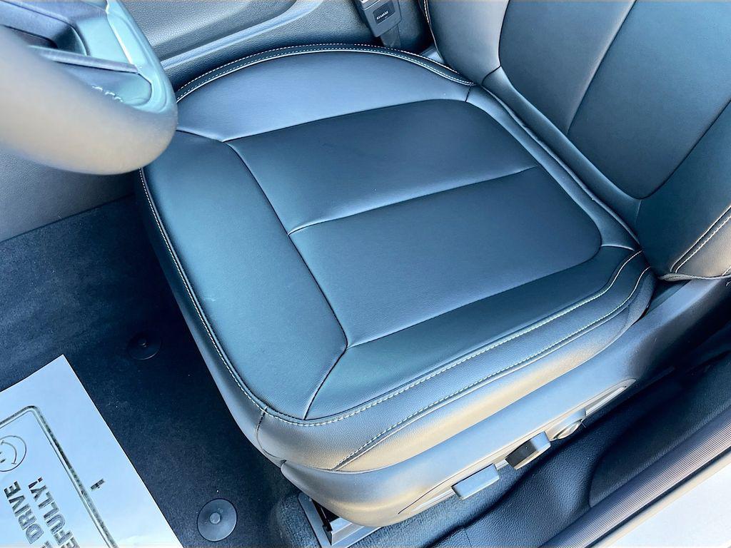 new 2026 Jeep Grand Cherokee car, priced at $41,722