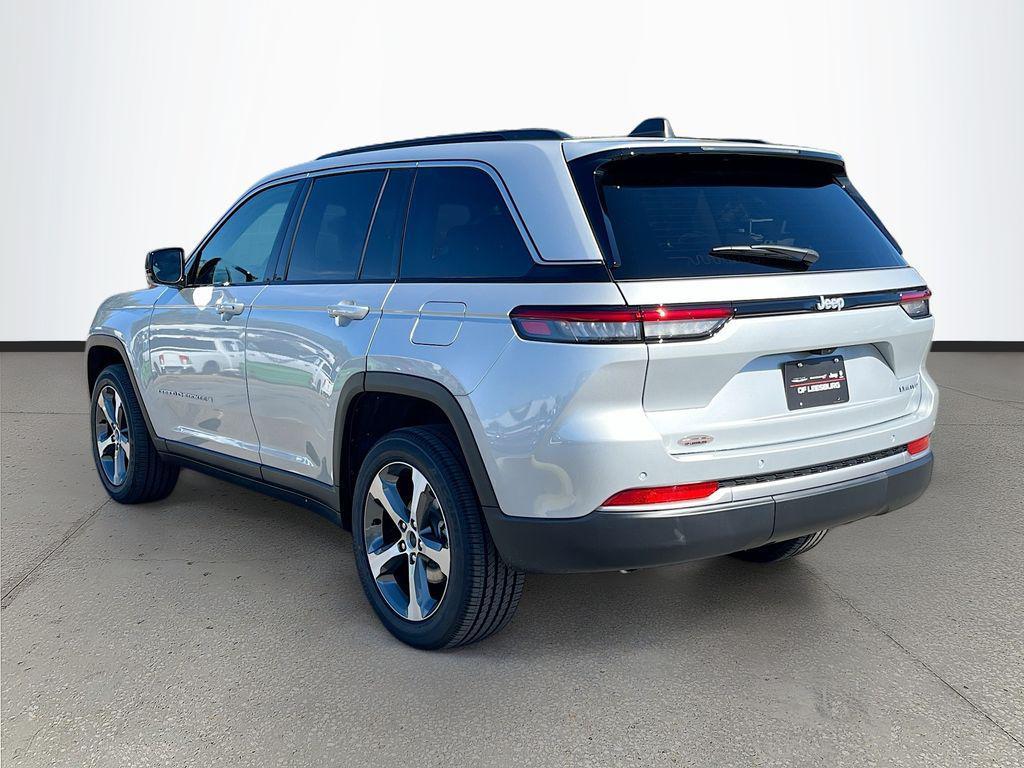 new 2026 Jeep Grand Cherokee car, priced at $41,722