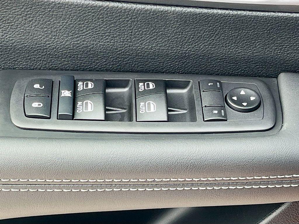 new 2026 Chrysler Pacifica car, priced at $37,353