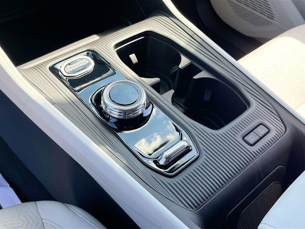 new 2026 Jeep Cherokee car, priced at $34,185