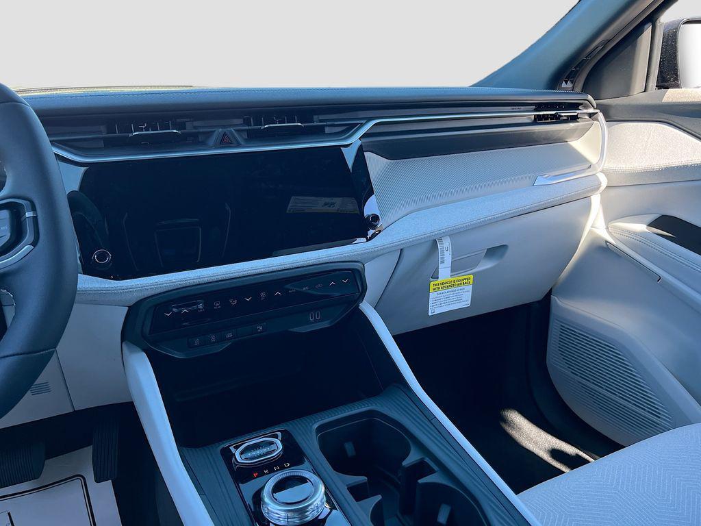 new 2026 Jeep Cherokee car, priced at $39,090