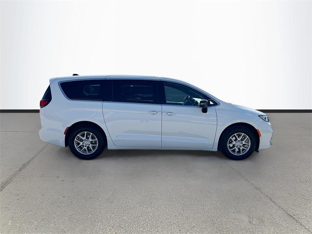 new 2026 Chrysler Pacifica car, priced at $38,581