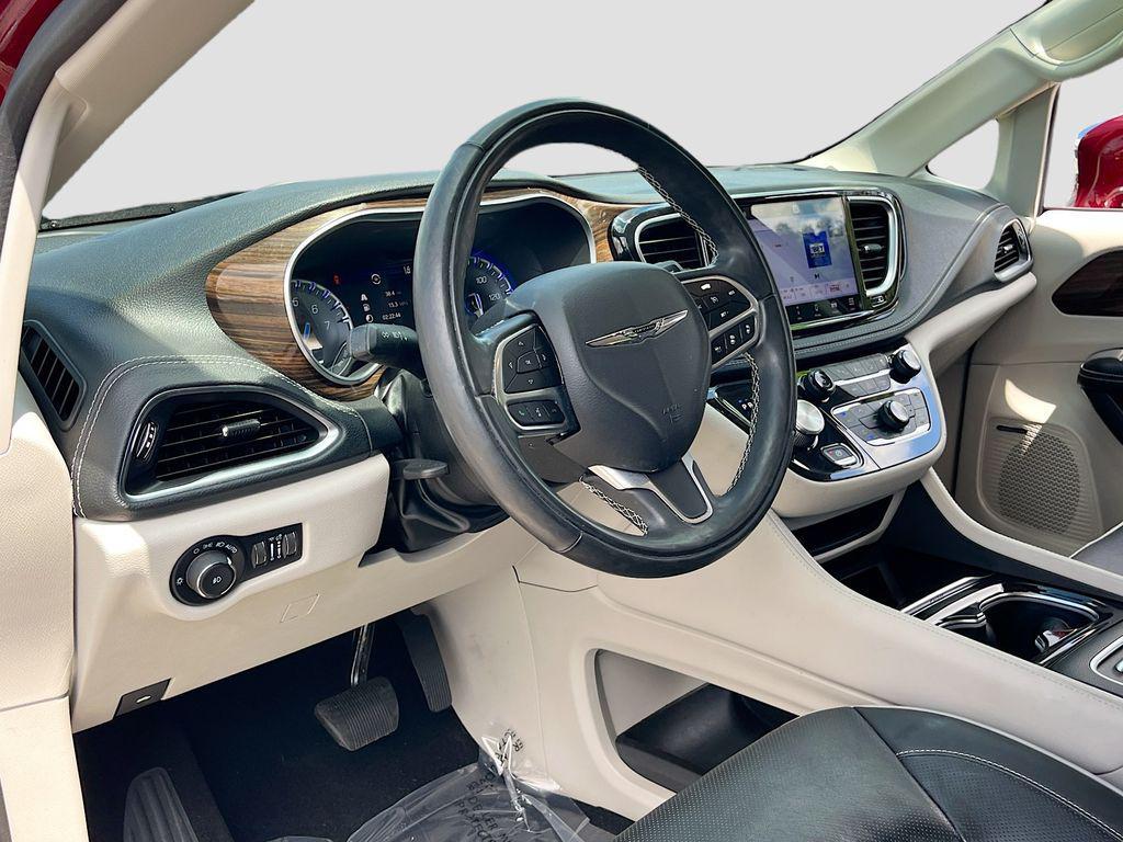 used 2022 Chrysler Pacifica car, priced at $31,093