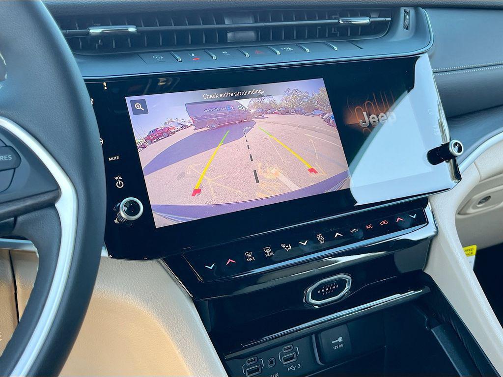 new 2026 Jeep Grand Cherokee car, priced at $43,562