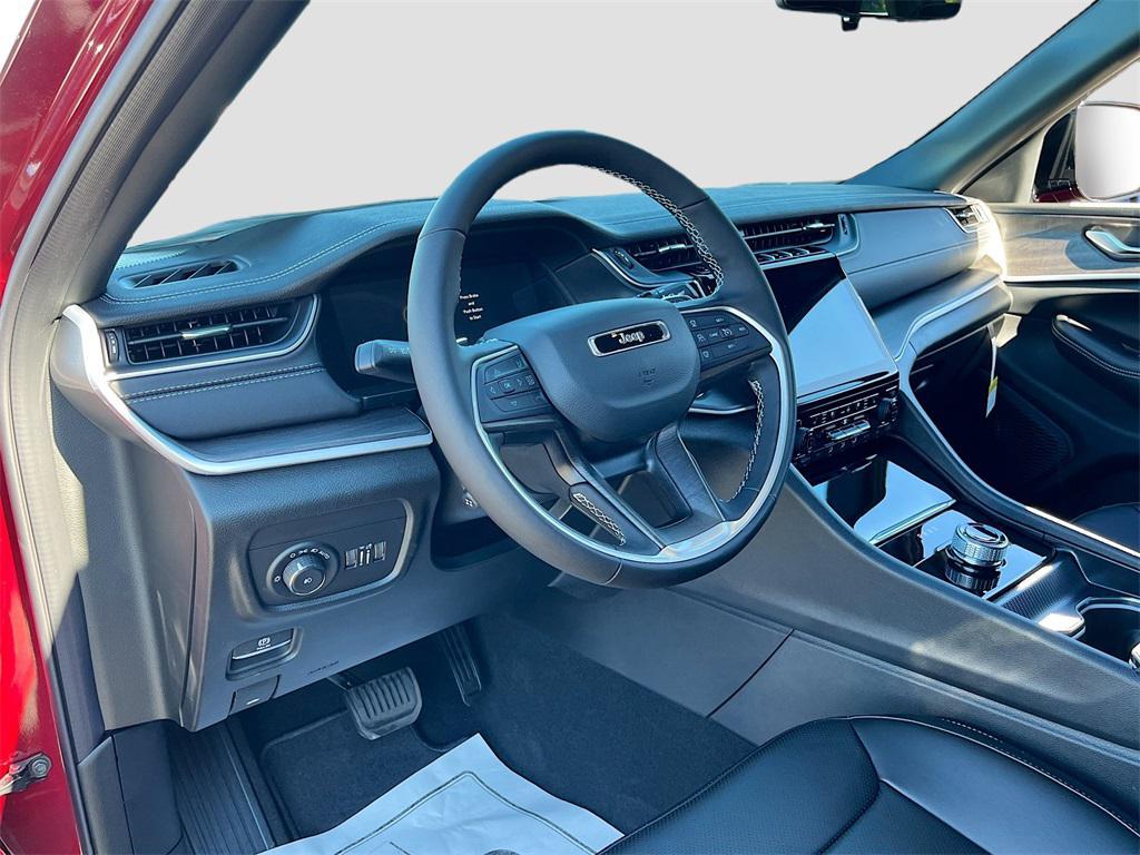 new 2025 Jeep Grand Cherokee car, priced at $38,526
