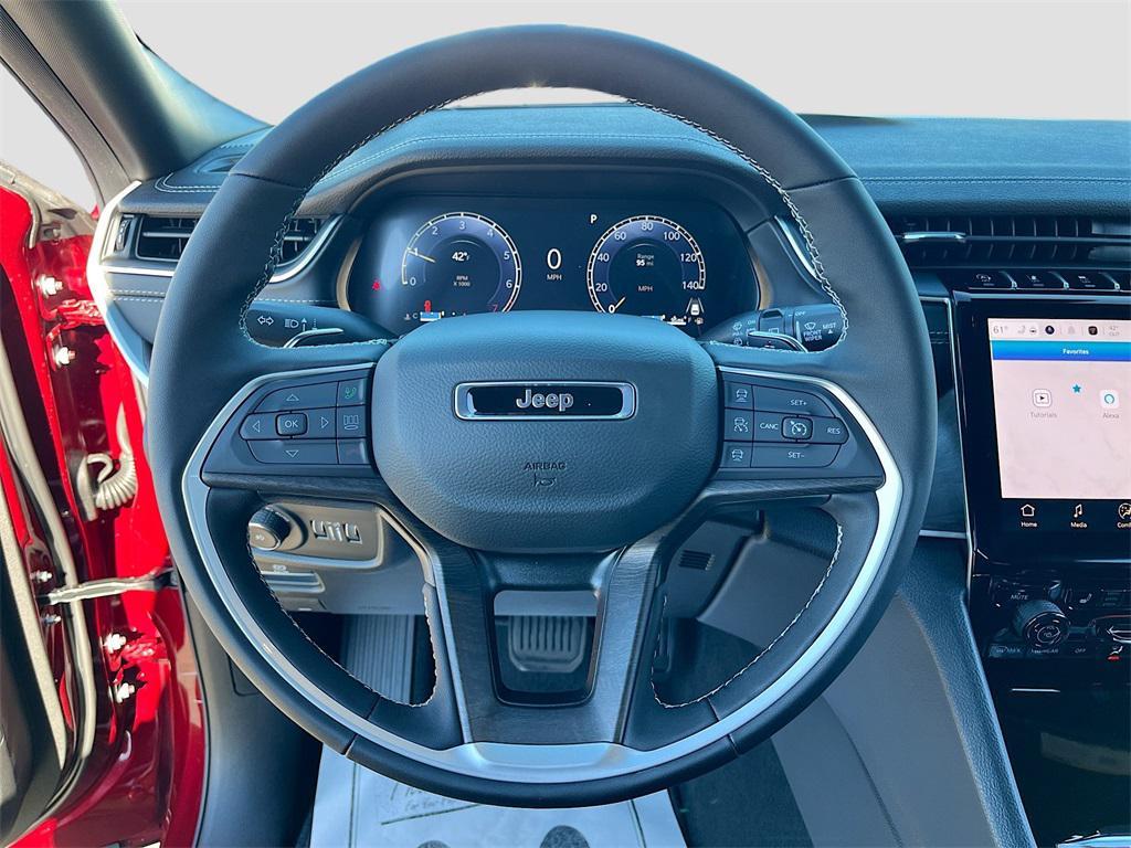 new 2025 Jeep Grand Cherokee car, priced at $38,526