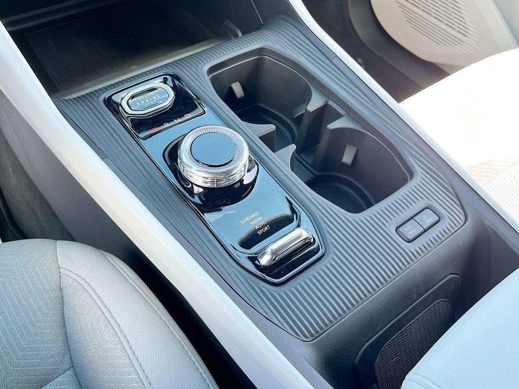 new 2026 Jeep Cherokee car, priced at $34,437