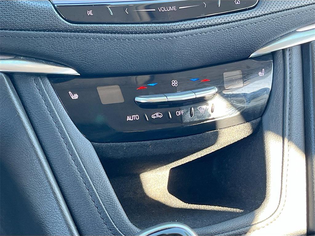 used 2019 Cadillac XT5 car, priced at $18,303