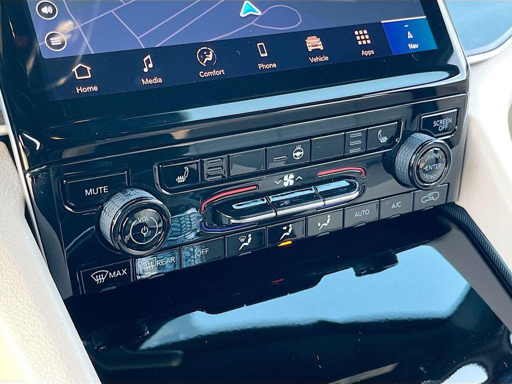 new 2025 Jeep Grand Cherokee L car, priced at $39,380