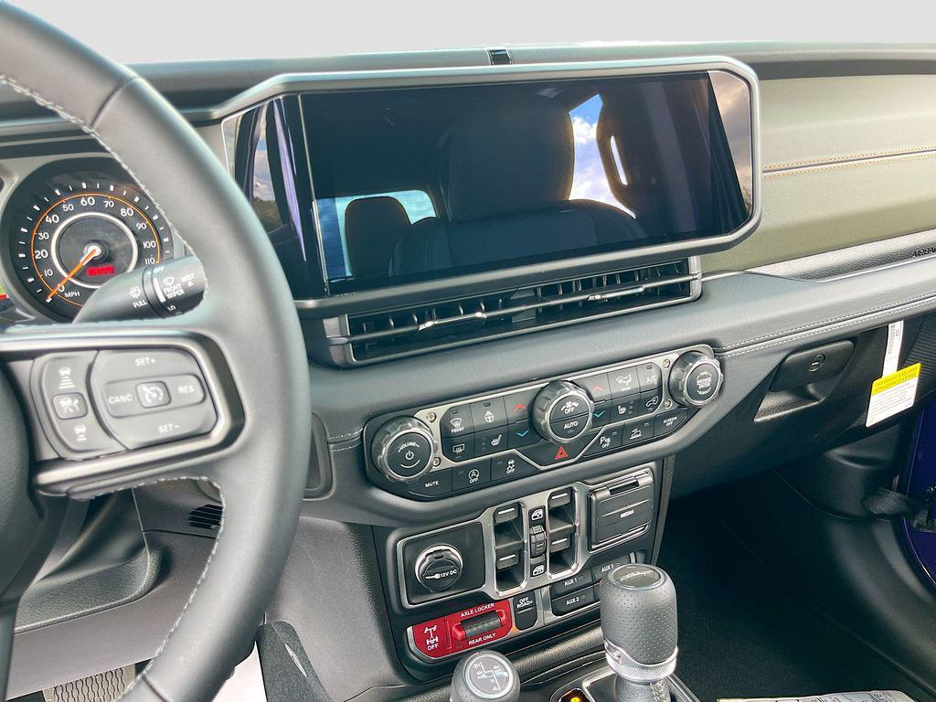 new 2026 Jeep Gladiator car, priced at $61,940