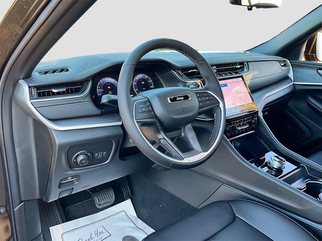 new 2025 Jeep Grand Cherokee car, priced at $43,740