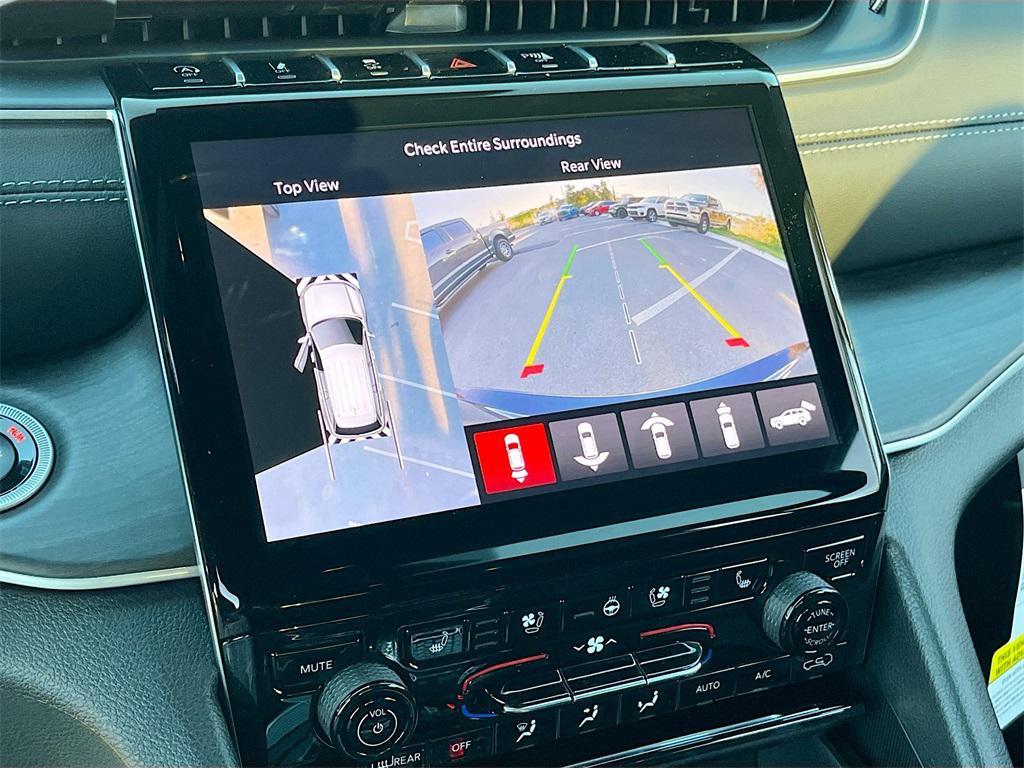 new 2025 Jeep Grand Cherokee car, priced at $43,740