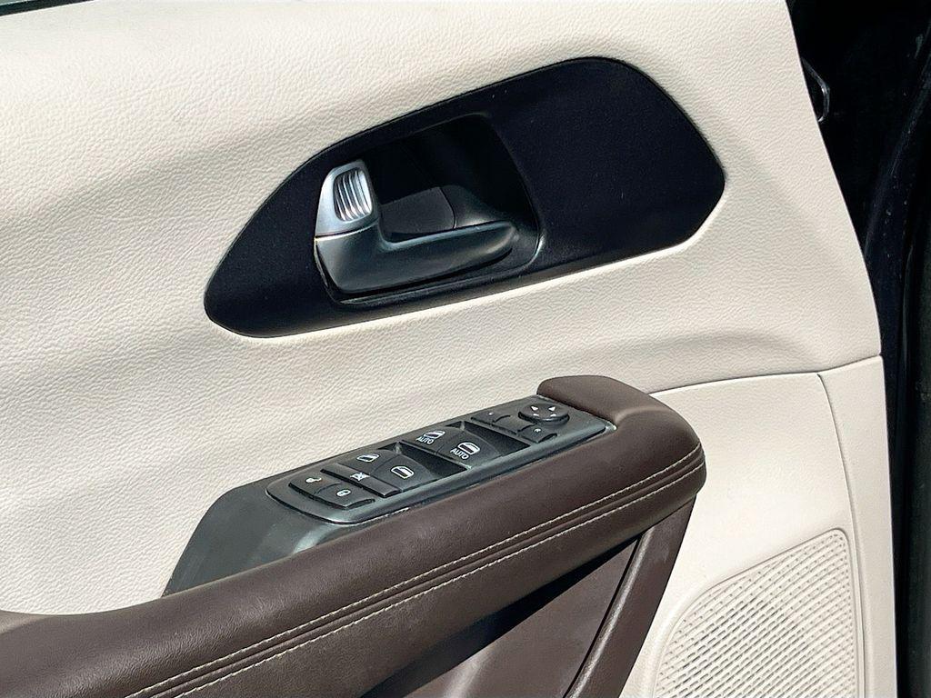 used 2020 Chrysler Pacifica car, priced at $13,550