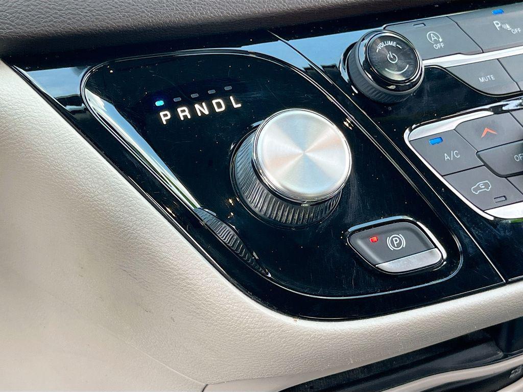 used 2020 Chrysler Pacifica car, priced at $13,550