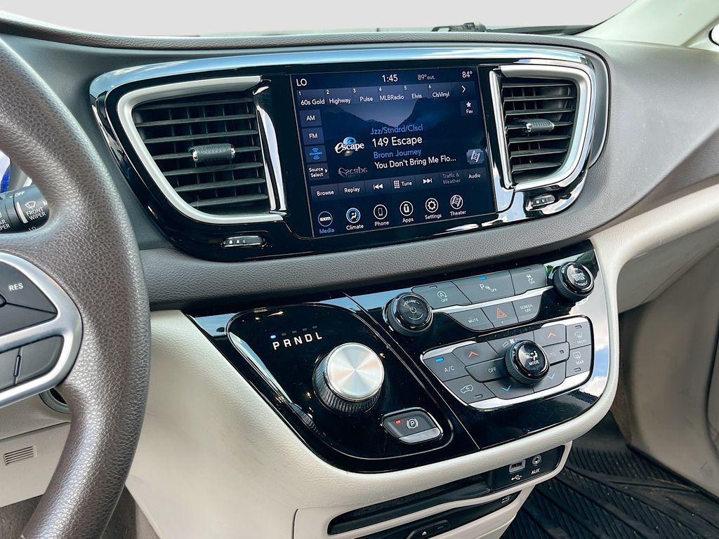 used 2020 Chrysler Pacifica car, priced at $13,550