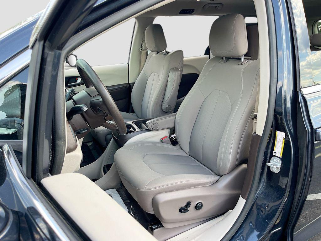 used 2020 Chrysler Pacifica car, priced at $13,550