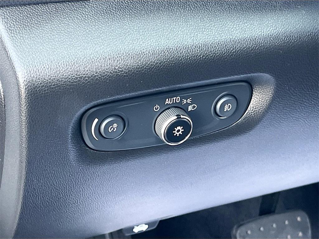 used 2020 Chevrolet Traverse car, priced at $30,991