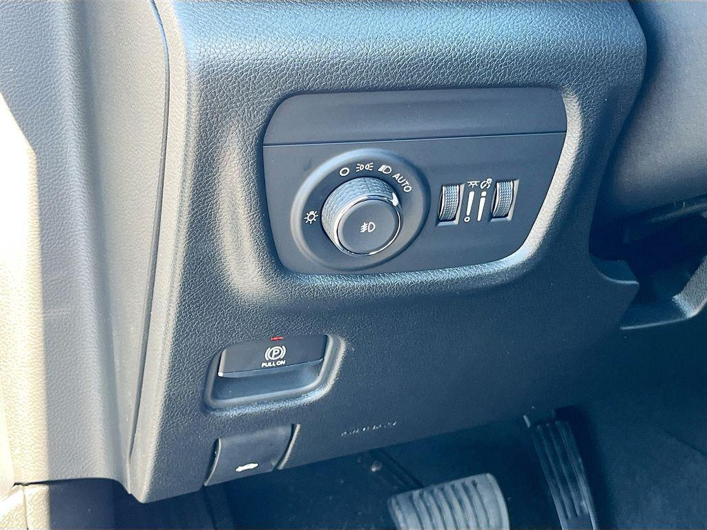 new 2025 Jeep Grand Cherokee L car, priced at $45,067