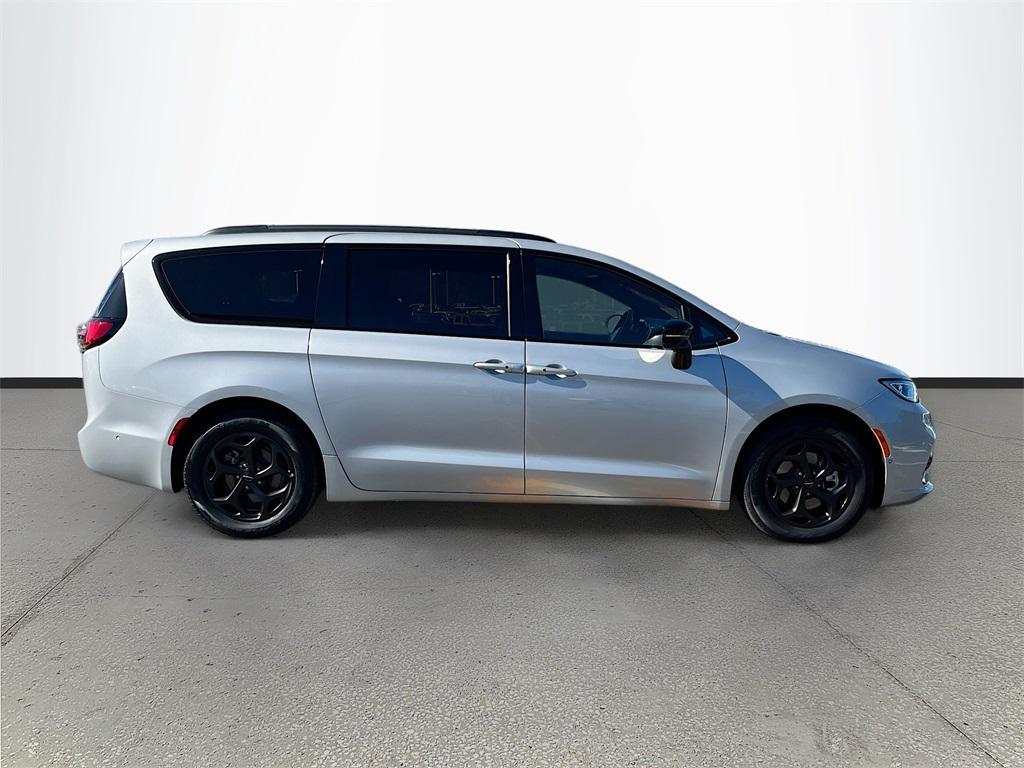 used 2024 Chrysler Pacifica Hybrid car, priced at $33,995