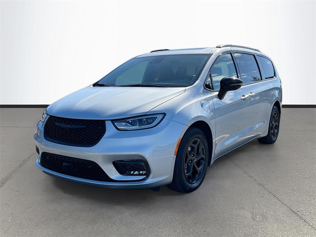 used 2024 Chrysler Pacifica Hybrid car, priced at $33,995