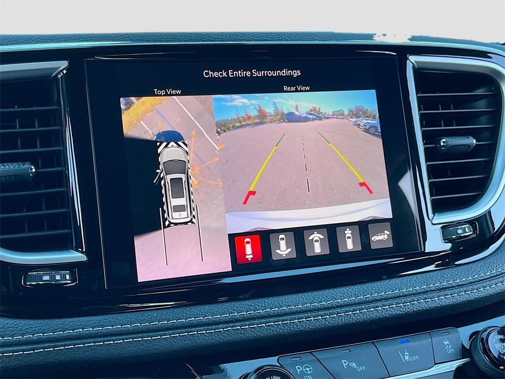 used 2024 Chrysler Pacifica Hybrid car, priced at $33,995