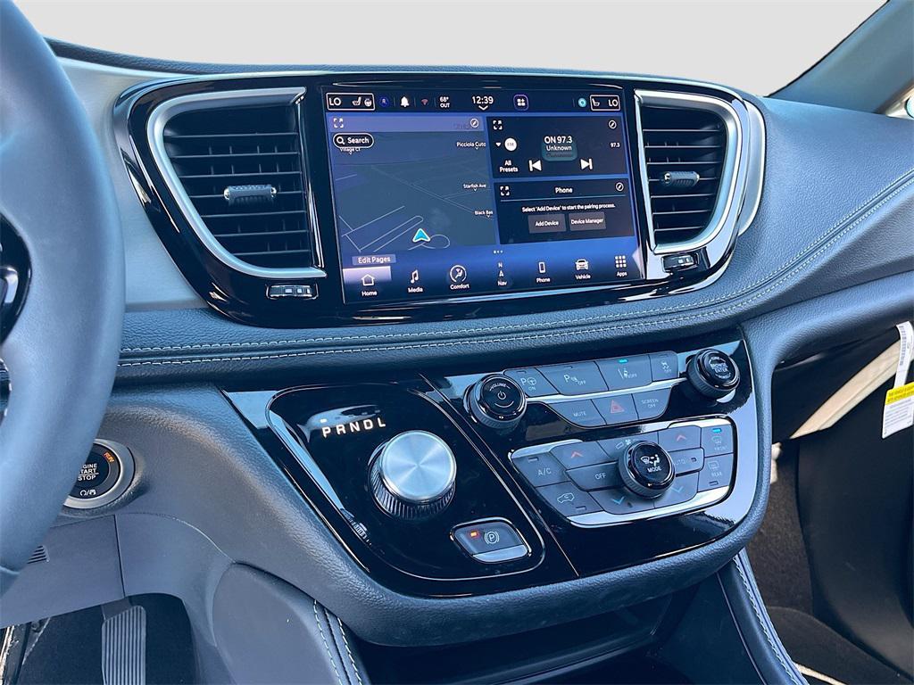 used 2024 Chrysler Pacifica Hybrid car, priced at $33,995