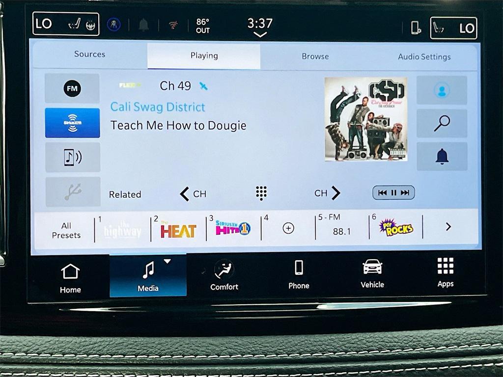 new 2026 Chrysler Pacifica car, priced at $36,036