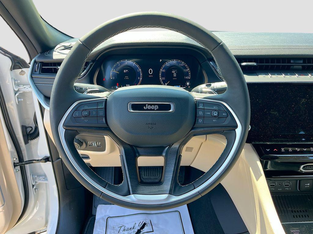 new 2026 Jeep Grand Cherokee car, priced at $47,559