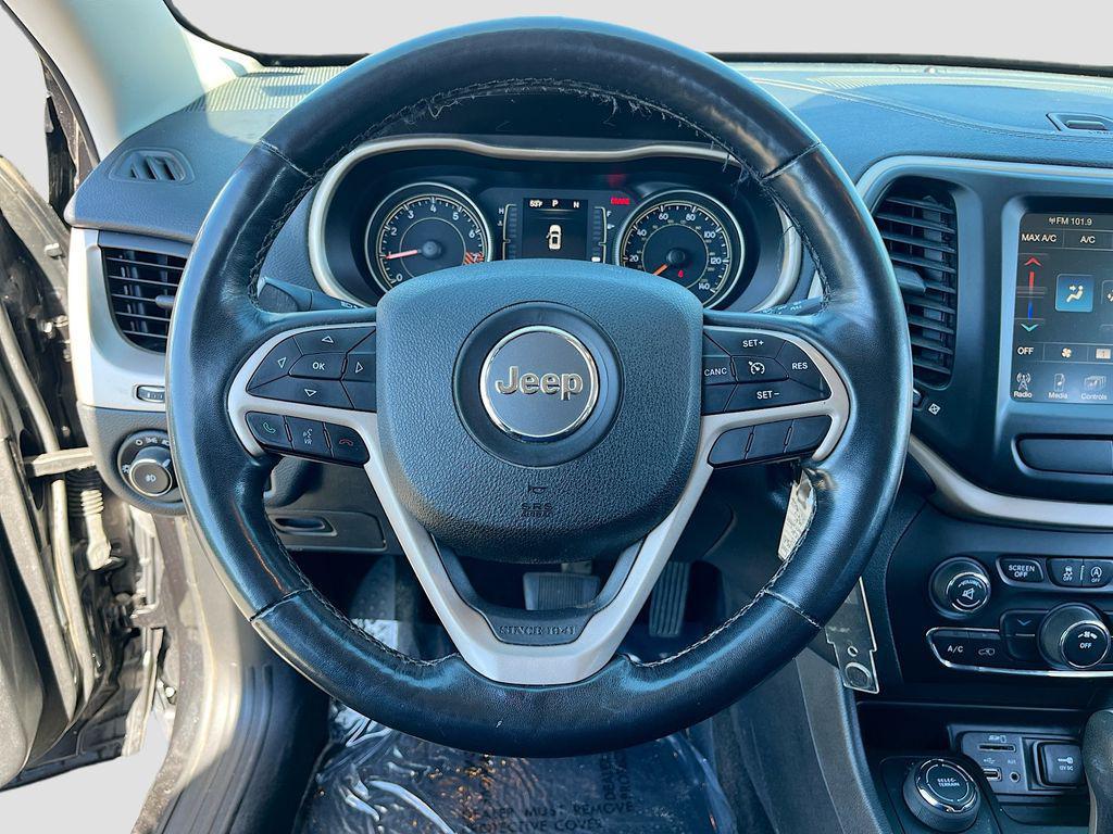 used 2015 Jeep Cherokee car, priced at $7,776