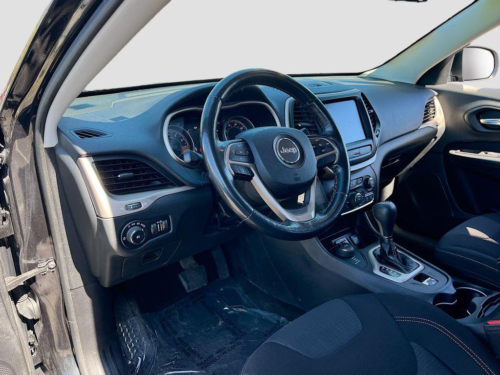 used 2015 Jeep Cherokee car, priced at $7,776