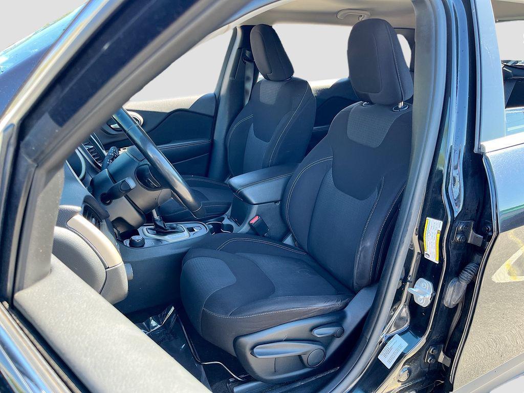 used 2015 Jeep Cherokee car, priced at $7,776