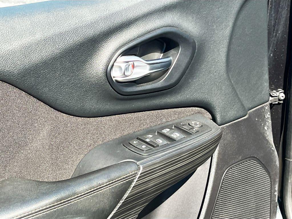 used 2015 Jeep Cherokee car, priced at $7,776