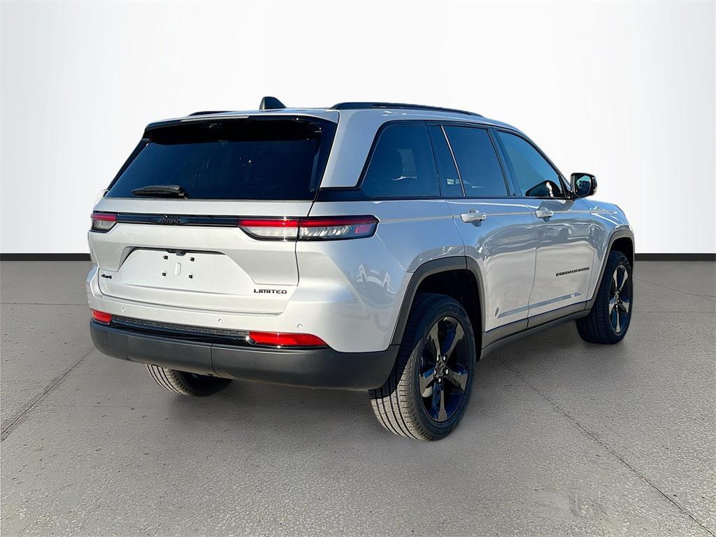 new 2025 Jeep Grand Cherokee car, priced at $43,740