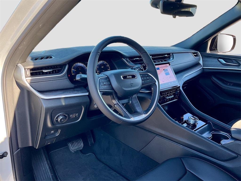 new 2025 Jeep Grand Cherokee car, priced at $43,740