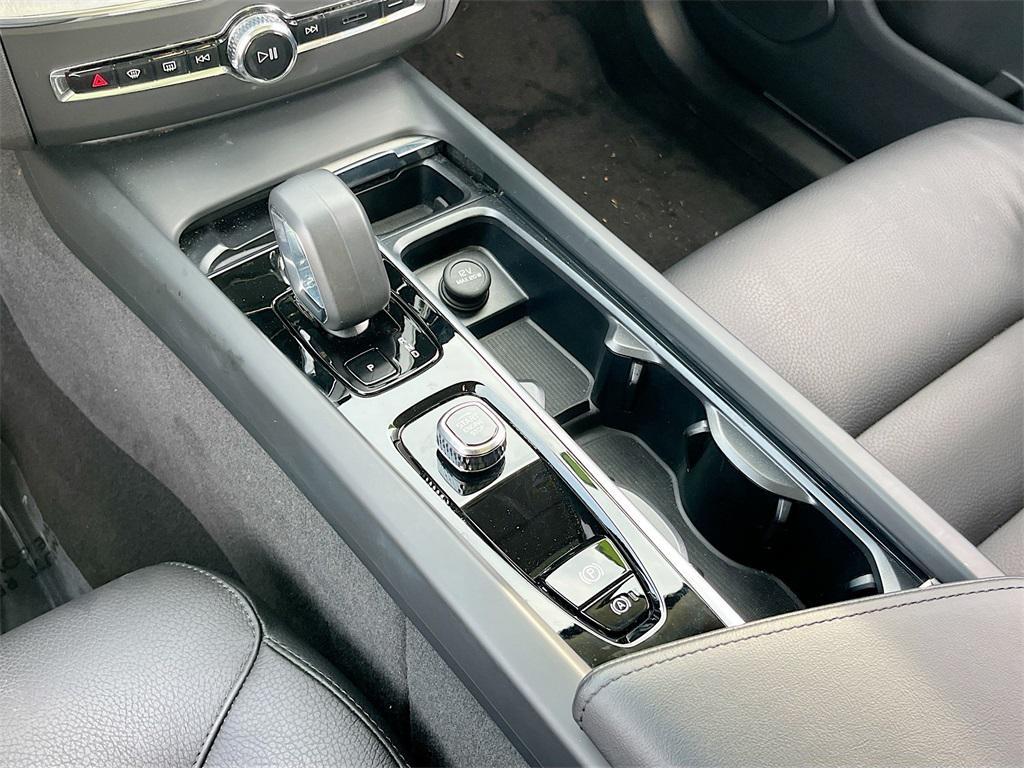 used 2025 Volvo XC60 car, priced at $34,059