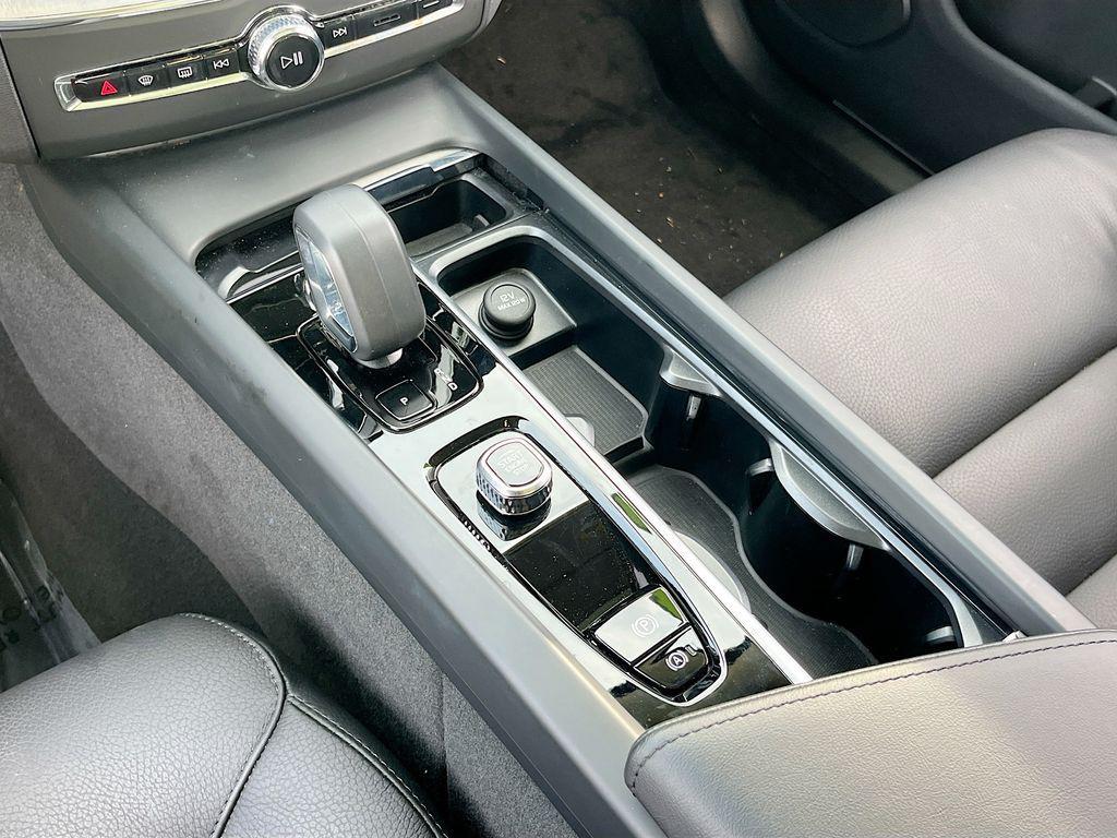 used 2025 Volvo XC60 car, priced at $32,491