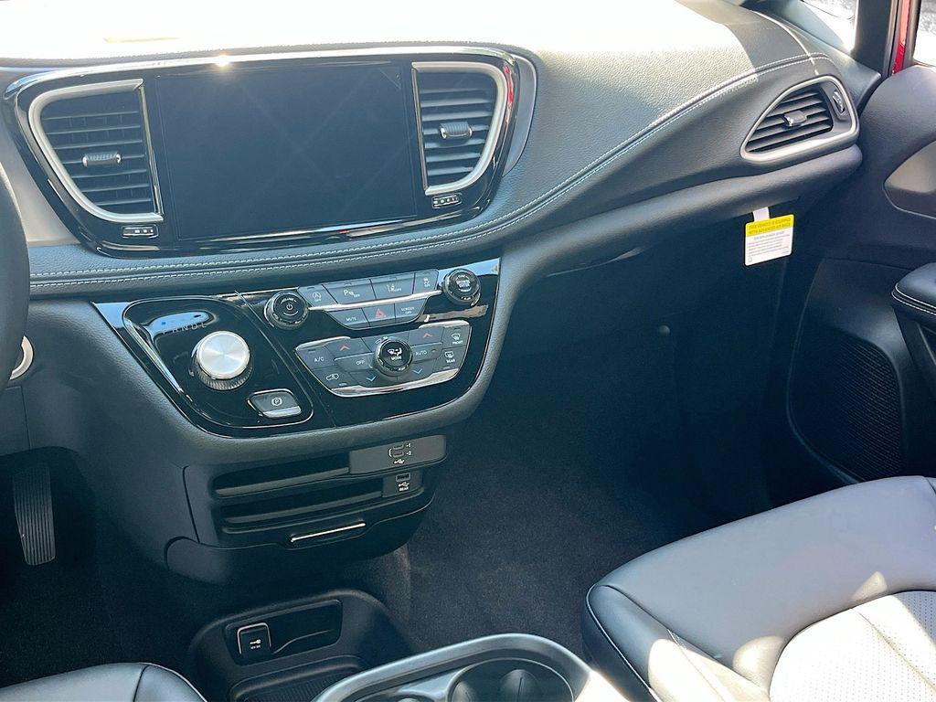 new 2026 Chrysler Pacifica car, priced at $38,822