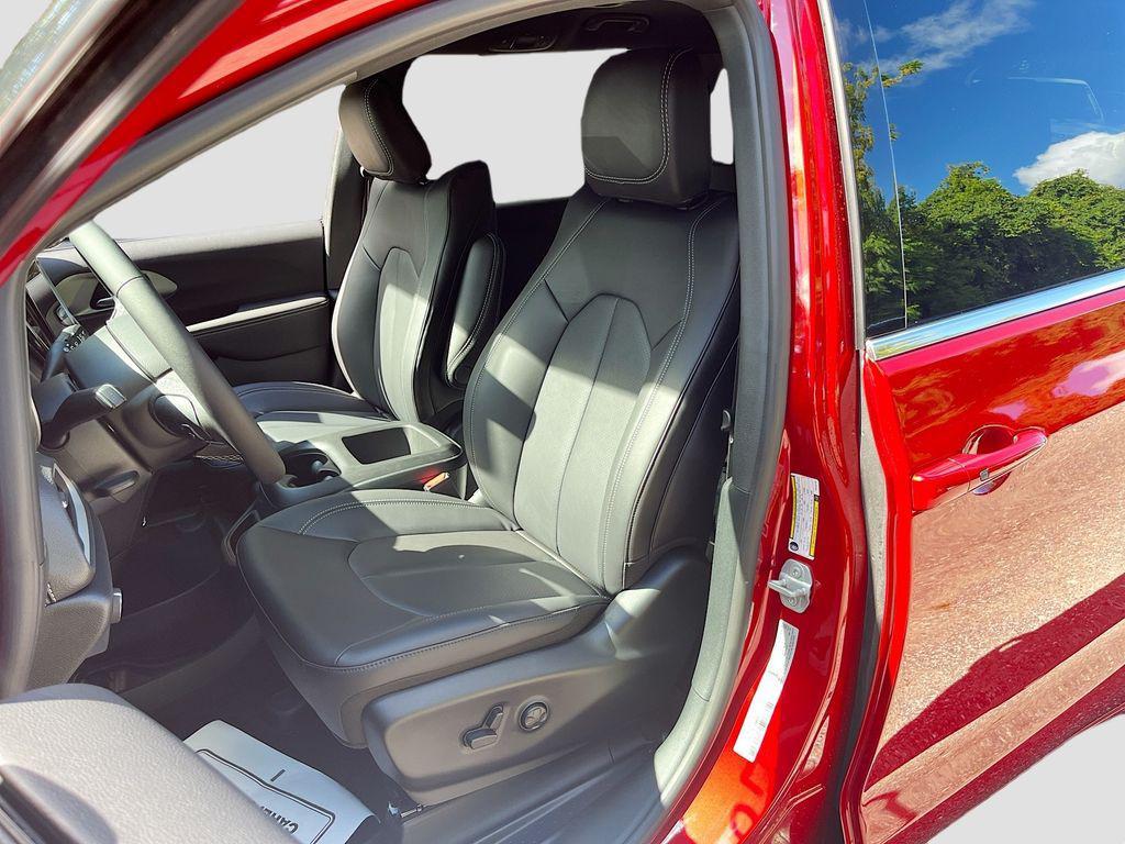 new 2026 Chrysler Pacifica car, priced at $38,822