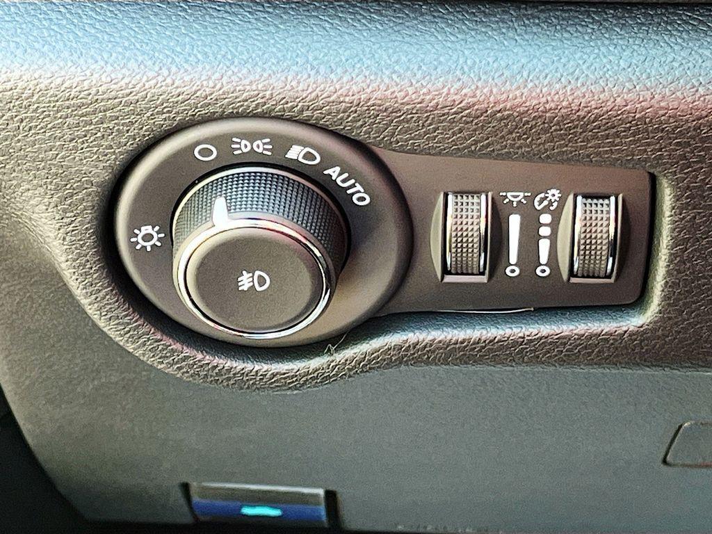 new 2026 Chrysler Pacifica car, priced at $38,822