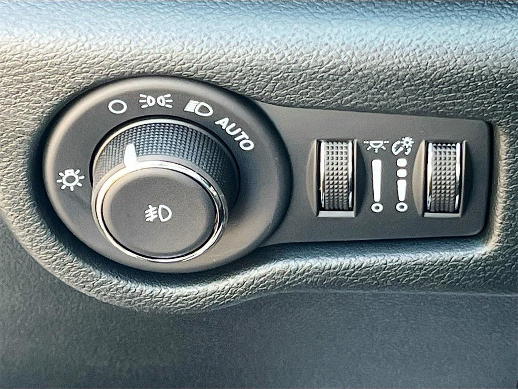 new 2026 Chrysler Pacifica car, priced at $44,836