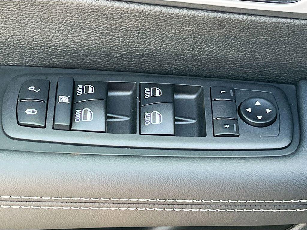new 2026 Chrysler Pacifica car, priced at $41,223