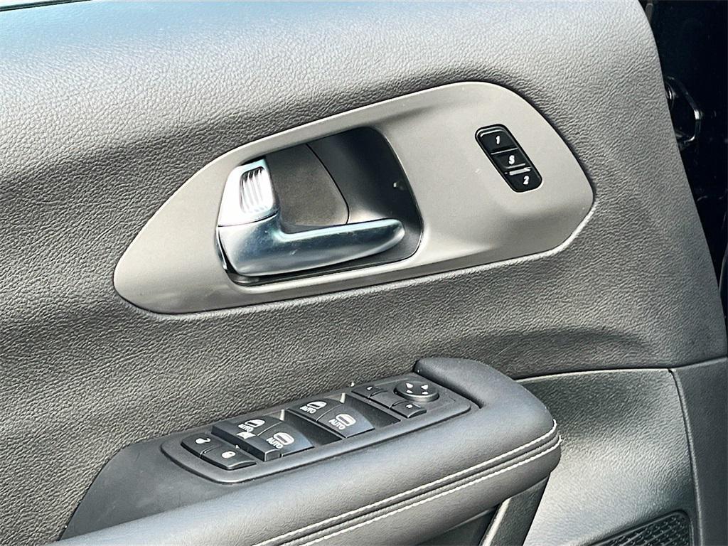 new 2026 Chrysler Pacifica car, priced at $42,081