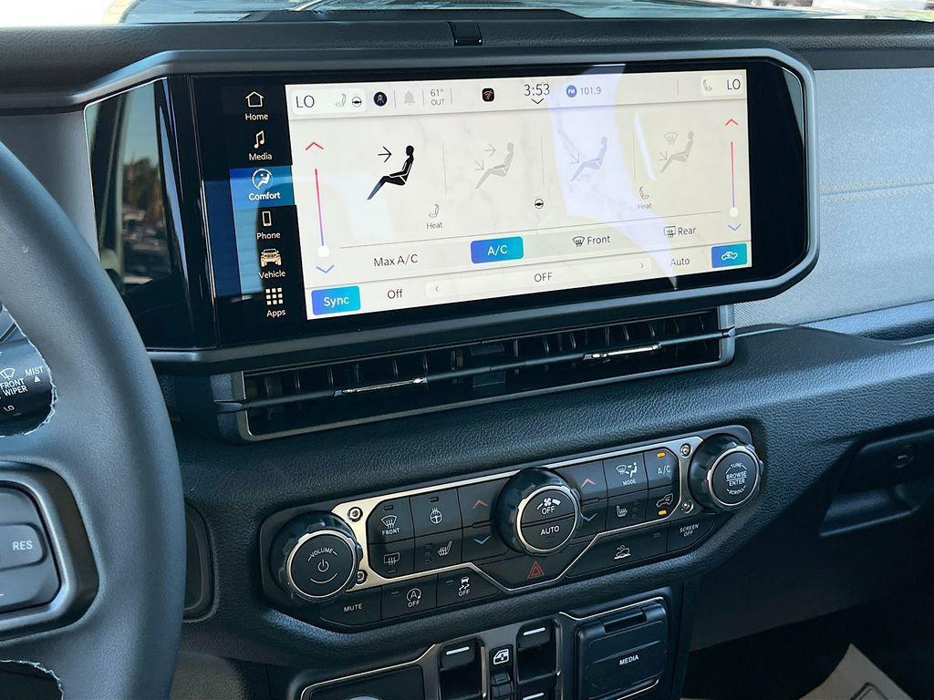 new 2026 Jeep Gladiator car, priced at $46,967