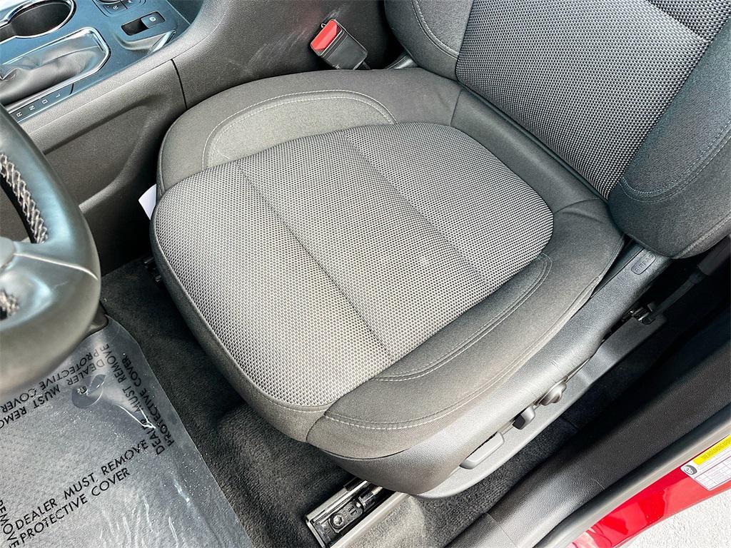 used 2023 Chevrolet Traverse car, priced at $23,559