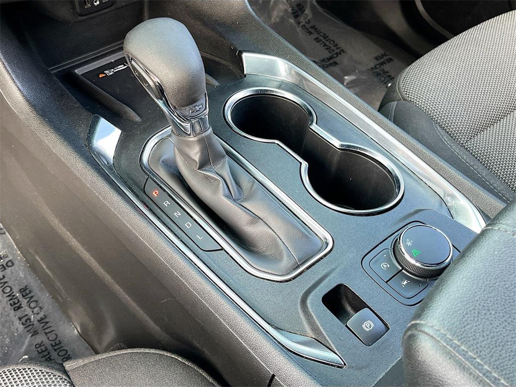 used 2023 Chevrolet Traverse car, priced at $23,559