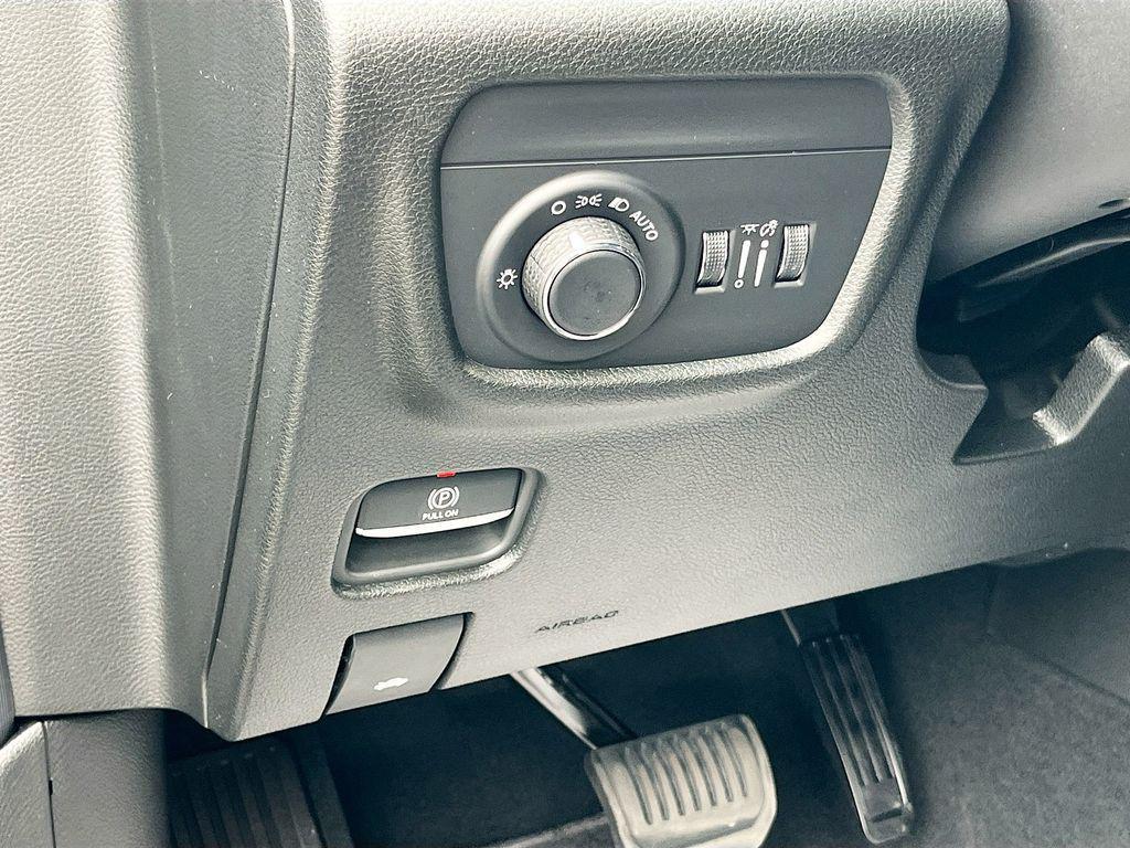 new 2025 Jeep Grand Cherokee L car, priced at $37,750