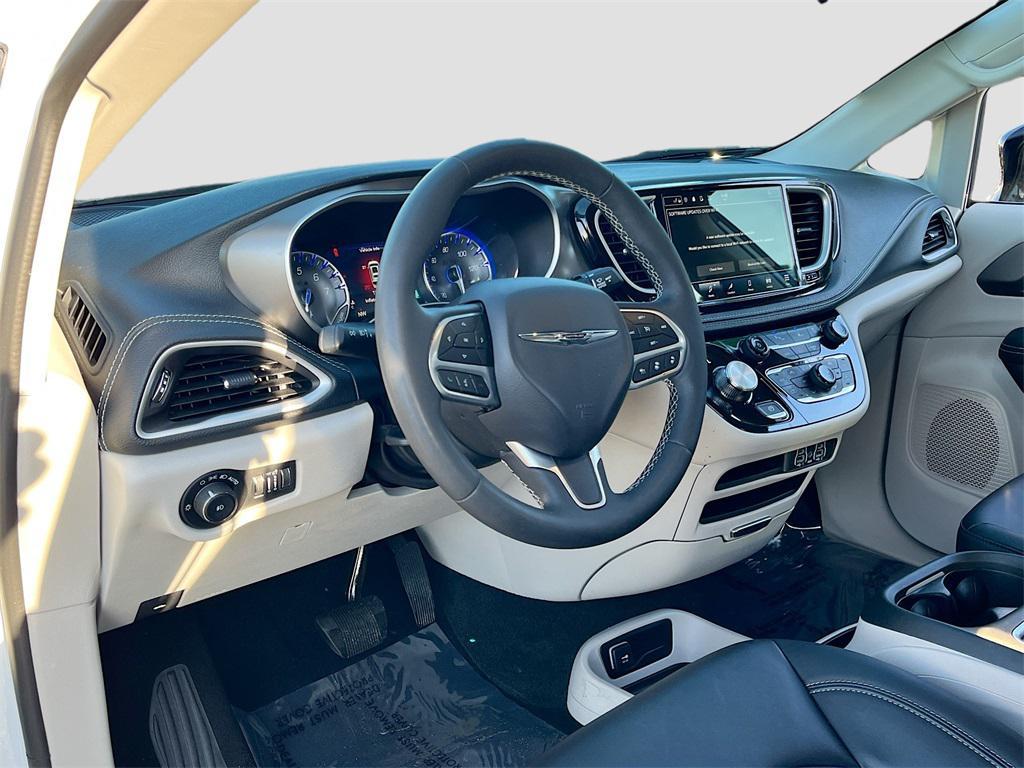 used 2024 Chrysler Pacifica car, priced at $30,241