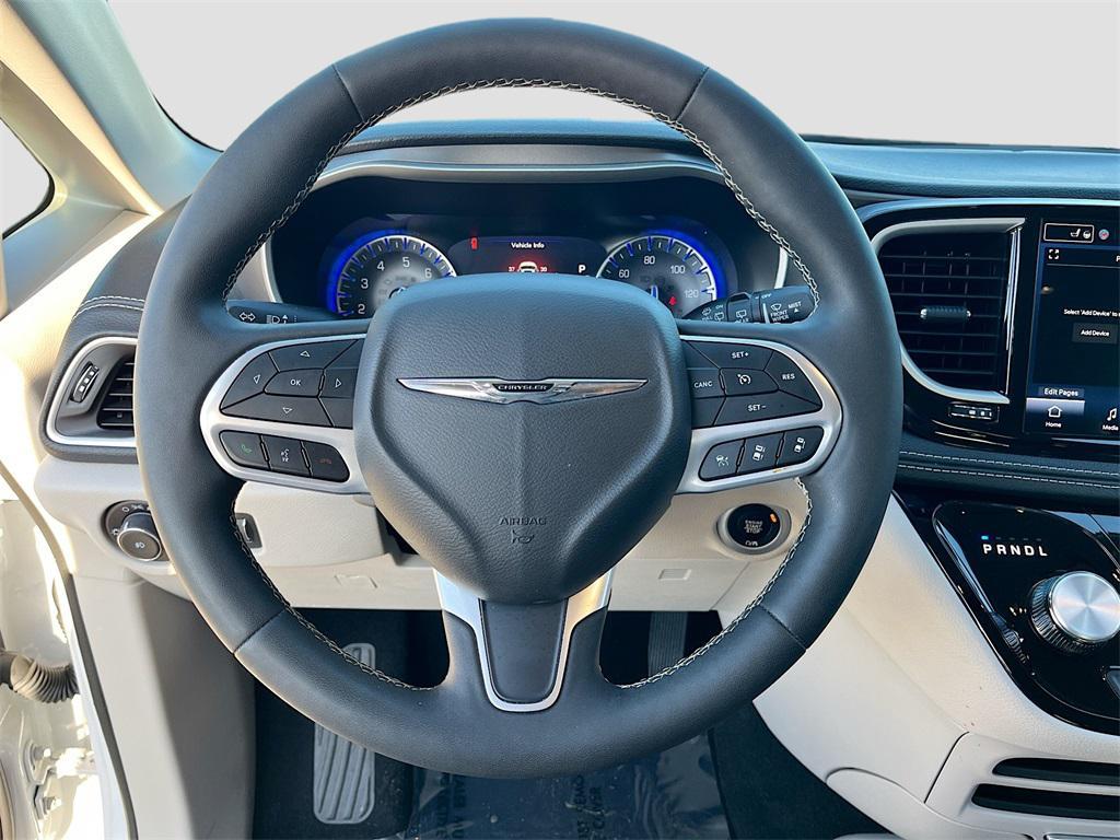 used 2024 Chrysler Pacifica car, priced at $30,241